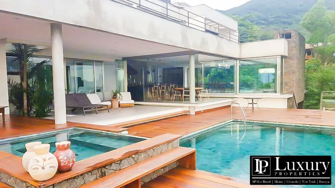 Foto 2 de Casa de Condomínio com 6 quartos à venda em Ilhabela - SP