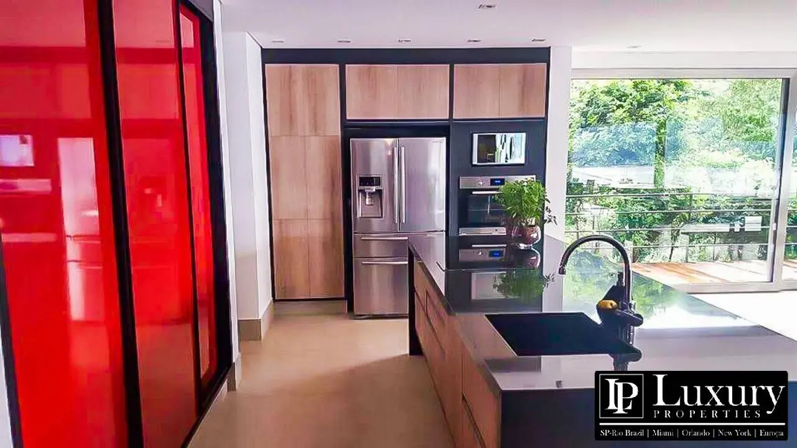 Foto 6 de Casa de Condomínio com 6 quartos à venda em Ilhabela - SP