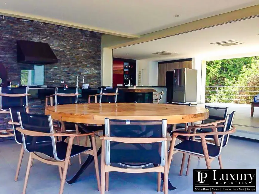 Foto 7 de Casa de Condomínio com 6 quartos à venda em Ilhabela - SP