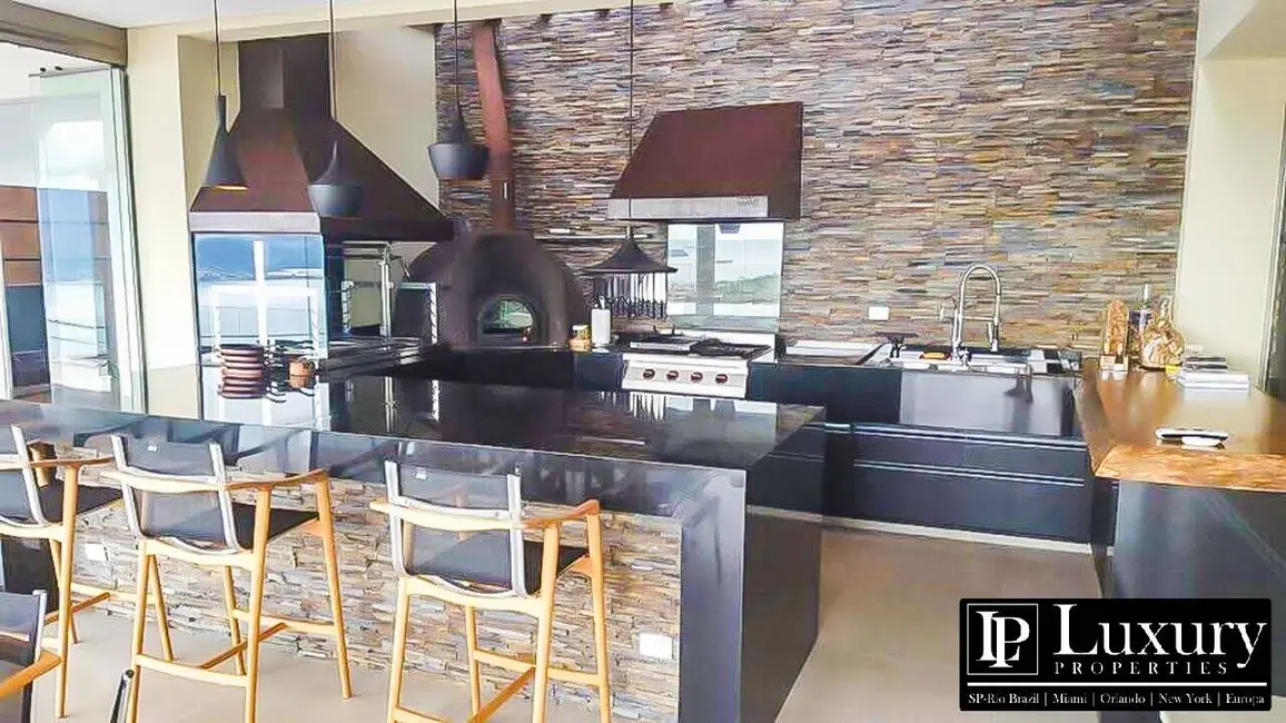 Foto 4 de Casa de Condomínio com 6 quartos à venda em Ilhabela - SP