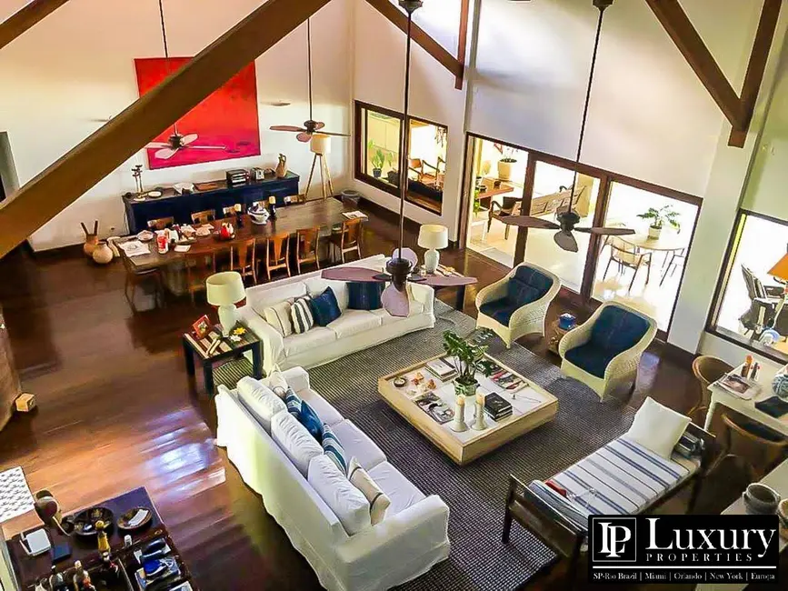 Foto 7 de Casa com 7 quartos à venda em Ilhabela - SP