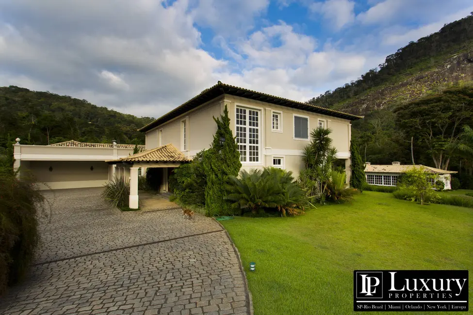 Foto 1 de Casa de Condomínio com 4 quartos à venda em Pedro do Rio, Petropolis - RJ