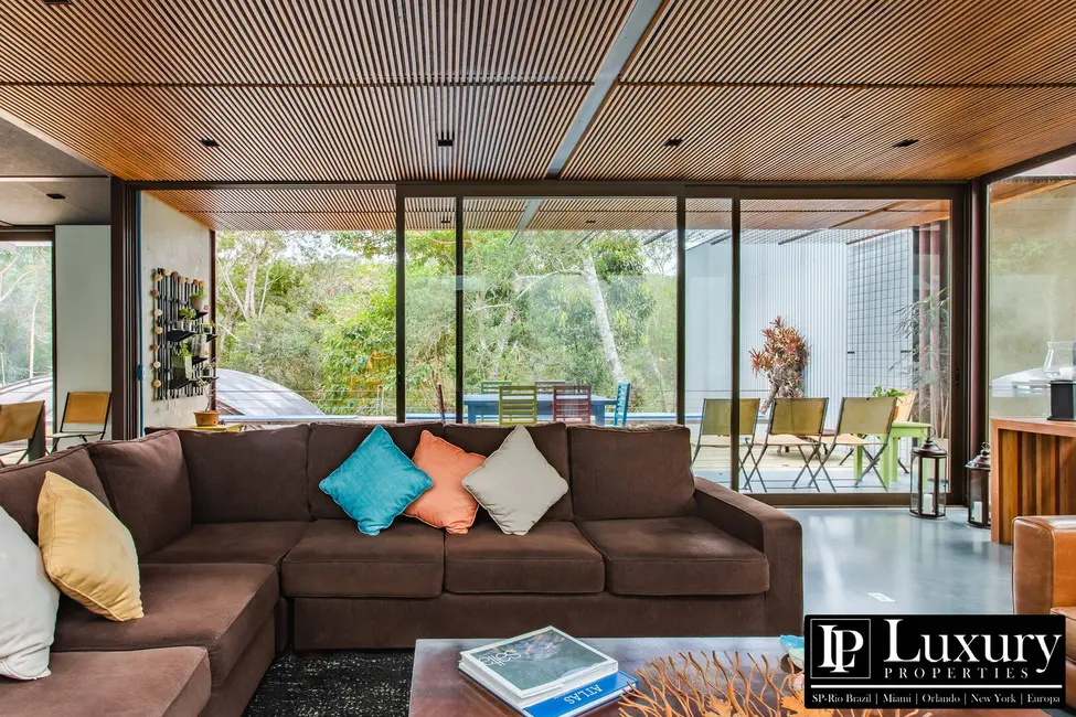 Casa de Condomínio com 4 quartos à venda em Itaipava, Petropolis - RJ - imagem 5 Foto 5 de Casa de Condomínio com 4 quartos à venda em Itaipava, Petropolis - RJ