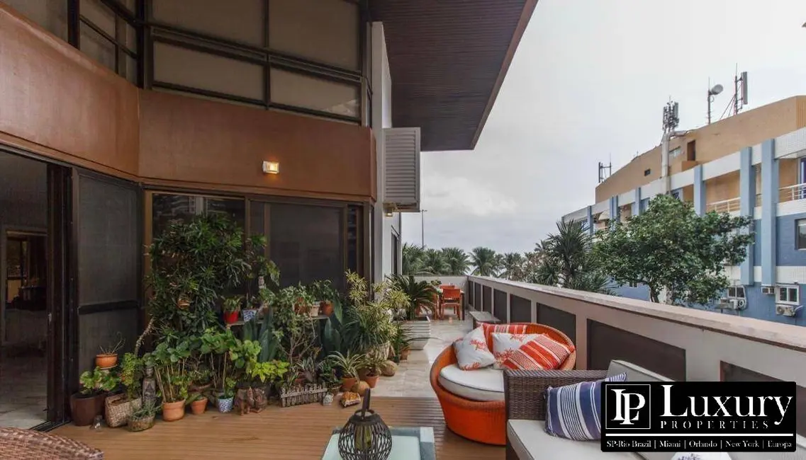 Foto 1 de Apartamento com 3 quartos à venda, 330m2 em Barra da Tijuca, Rio De Janeiro - RJ