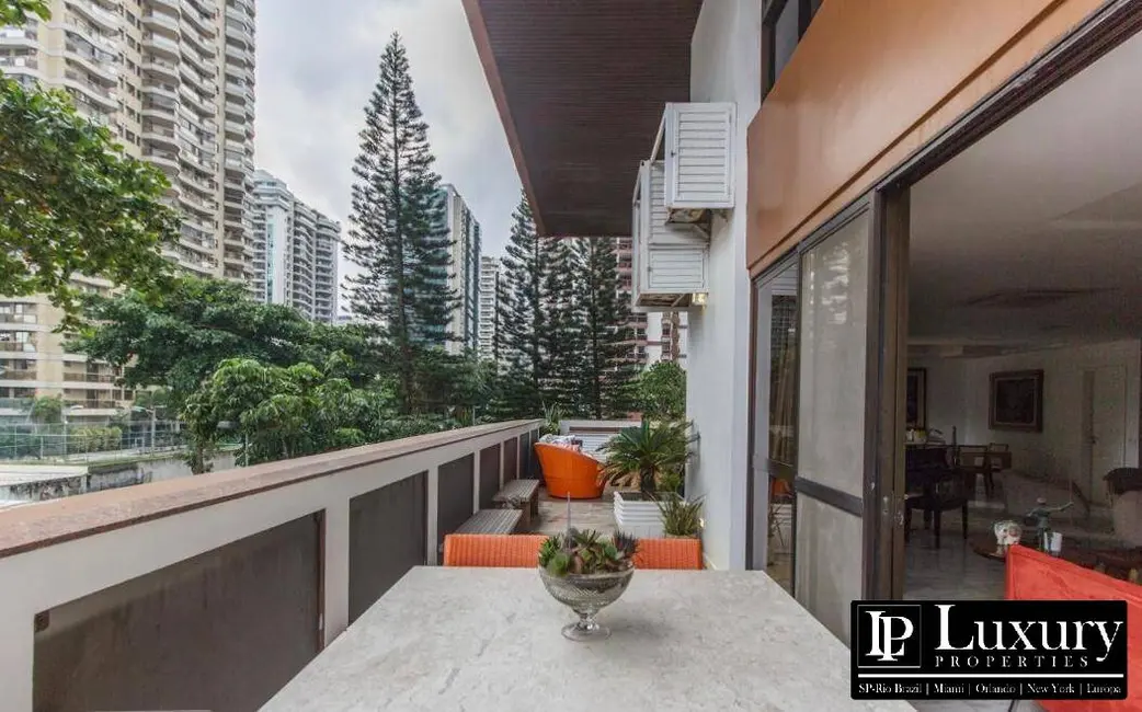 Foto 3 de Apartamento com 3 quartos à venda, 330m2 em Barra da Tijuca, Rio De Janeiro - RJ