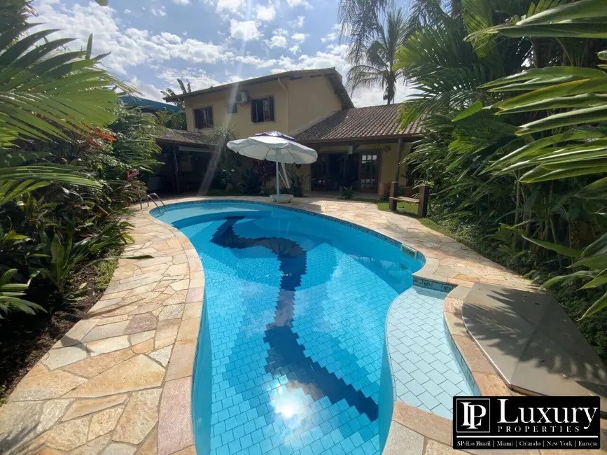 Foto 1 de Casa de Condomínio com 4 quartos à venda em Sao Sebastiao - SP