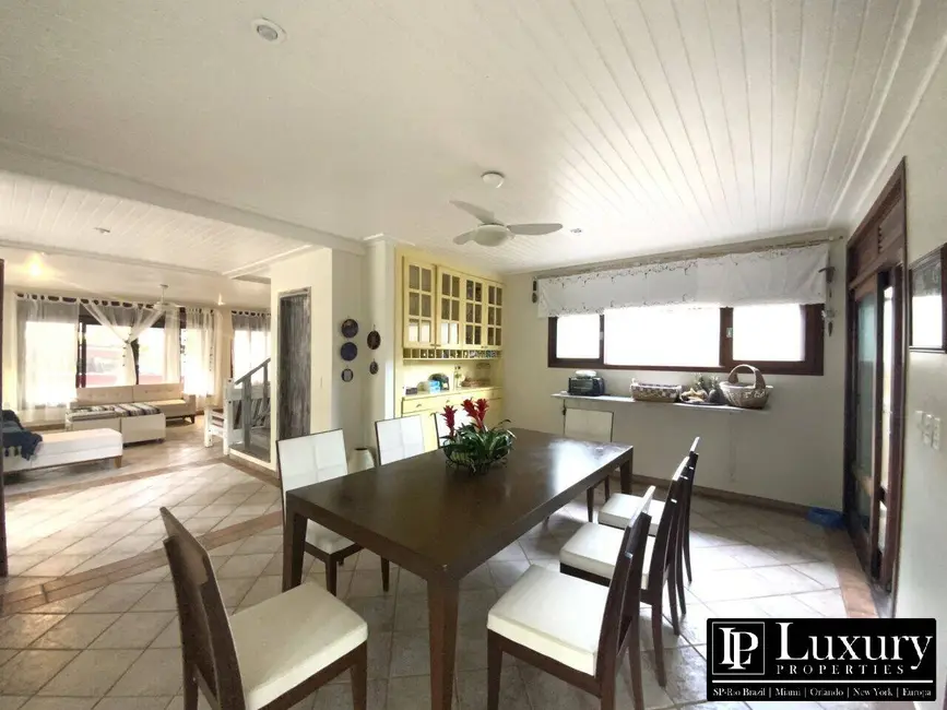 Foto 5 de Casa de Condomínio com 4 quartos à venda em Sao Sebastiao - SP