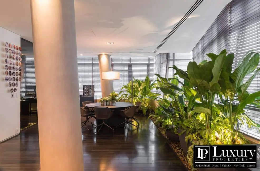 Foto 2 de Apartamento com 3 quartos à venda, 556m2 em Itaim Bibi, São Paulo - SP