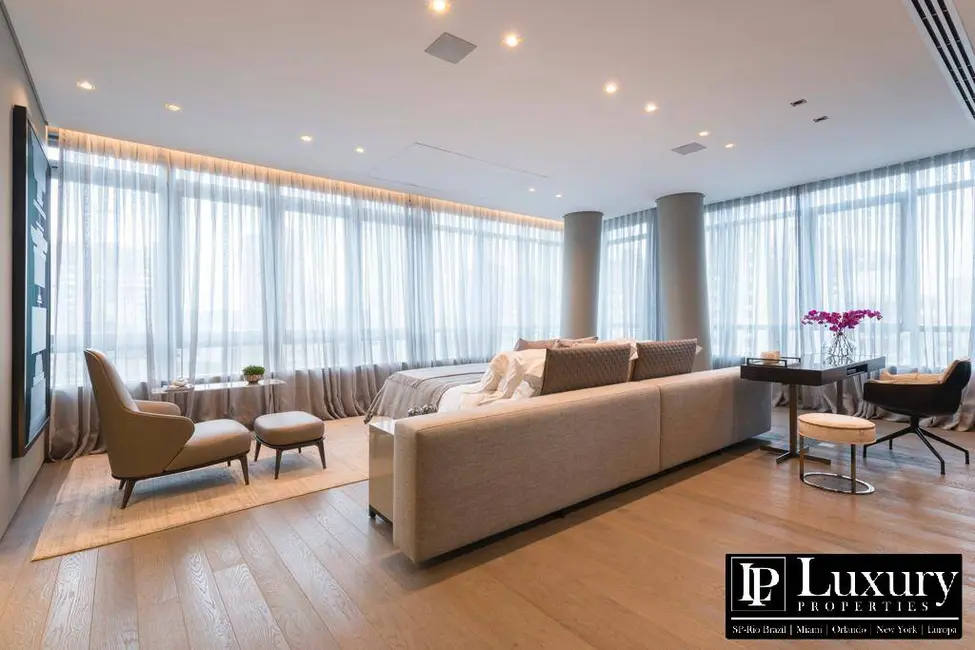 Foto 4 de Apartamento com 3 quartos à venda, 556m2 em Itaim Bibi, São Paulo - SP