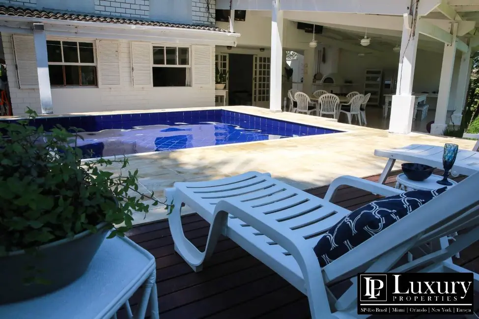 Foto 3 de Casa de Condomínio com 6 quartos à venda em Tabatinga, Caraguatatuba - SP