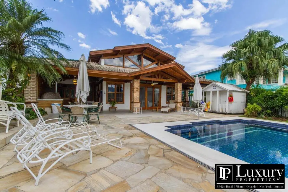 Foto 3 de Casa de Condomínio com 6 quartos à venda e para alugar em Tabatinga, Caraguatatuba - SP