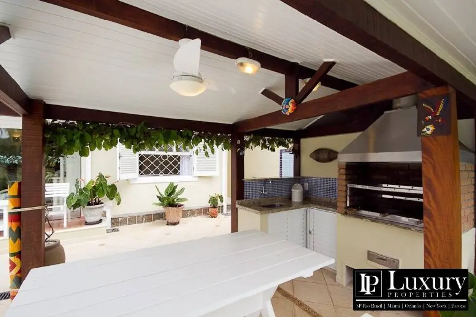 Foto 9 de Casa de Condomínio com 5 quartos à venda e para alugar em Tabatinga, Caraguatatuba - SP