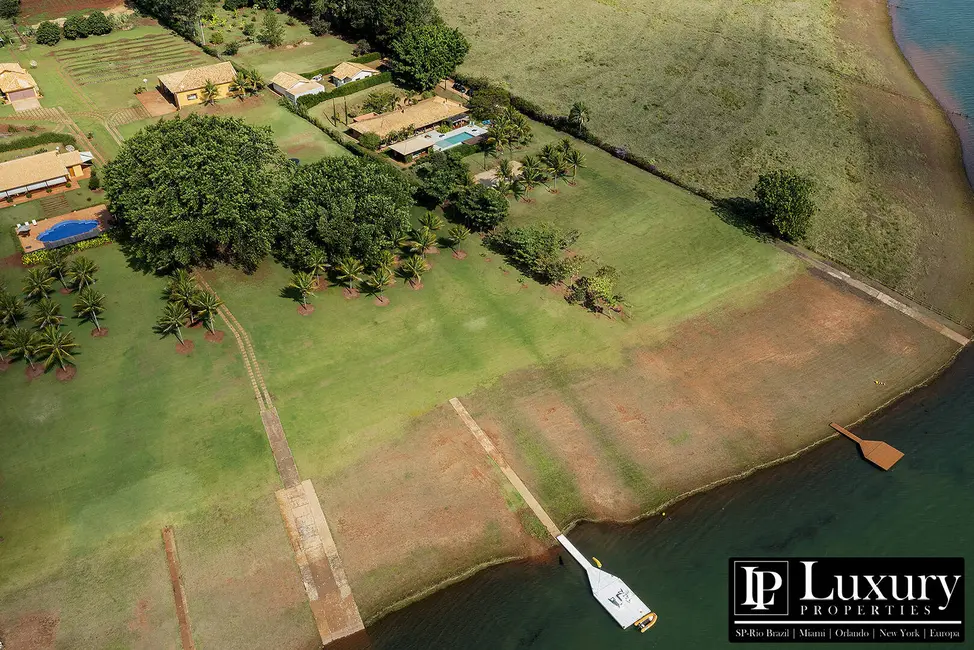 Foto 3 de Casa com 4 quartos à venda em Parque São Jorge, Avare - SP