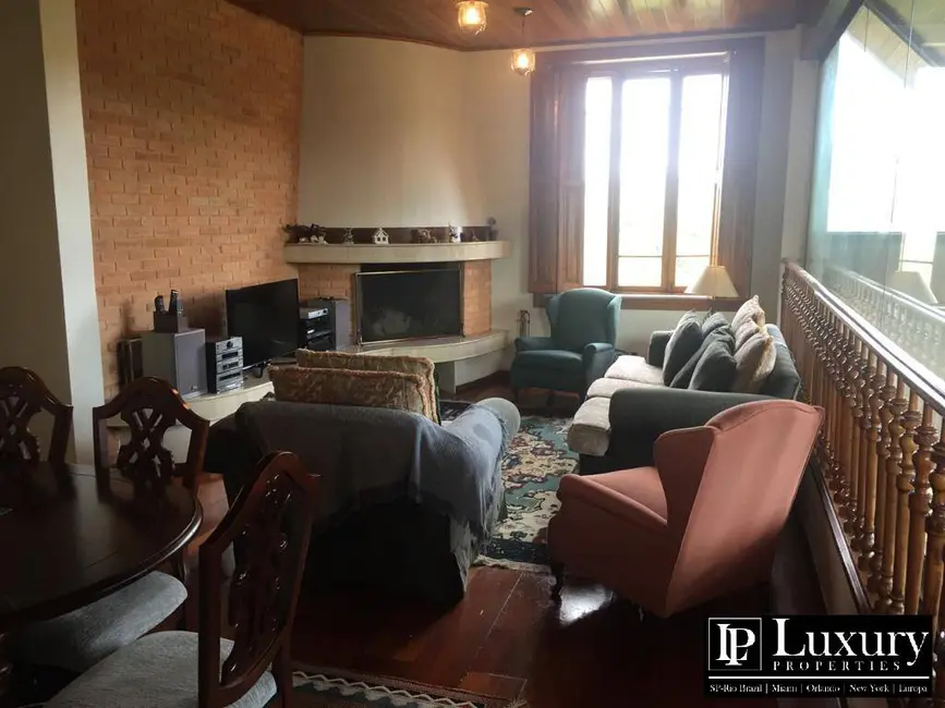 Casa de Condomínio com 5 quartos à venda em Campos Do Jordao - SP - imagem 9 Foto 9 de Casa de Condomínio com 5 quartos à venda em Campos Do Jordao - SP