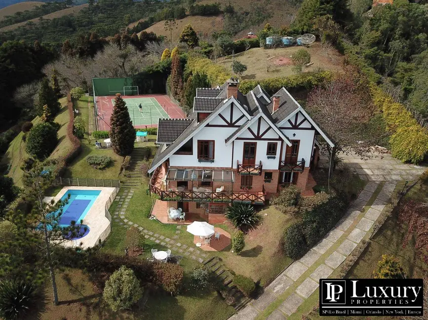 Foto 1 de Casa de Condomínio com 5 quartos à venda em Campos Do Jordao - SP