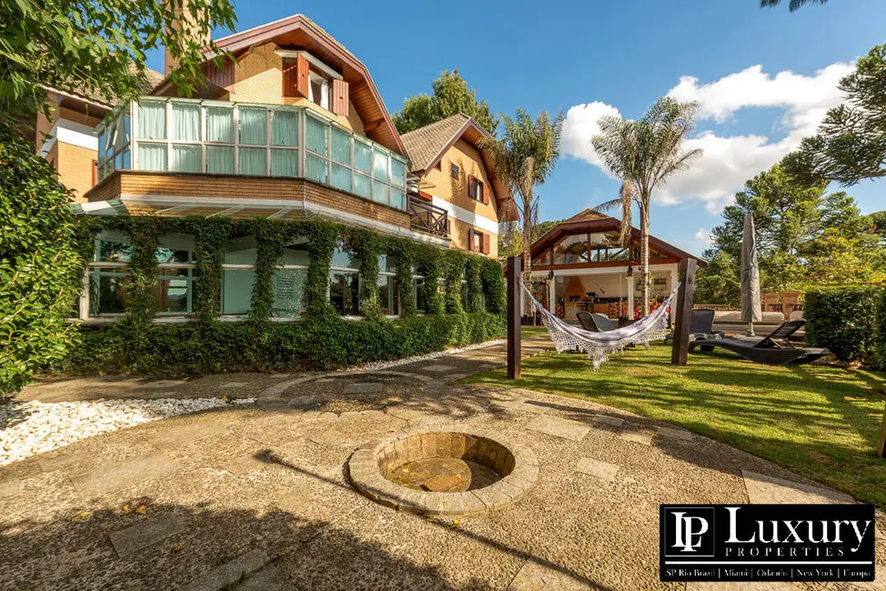 Foto 2 de Casa com 5 quartos à venda em Campos Do Jordao - SP