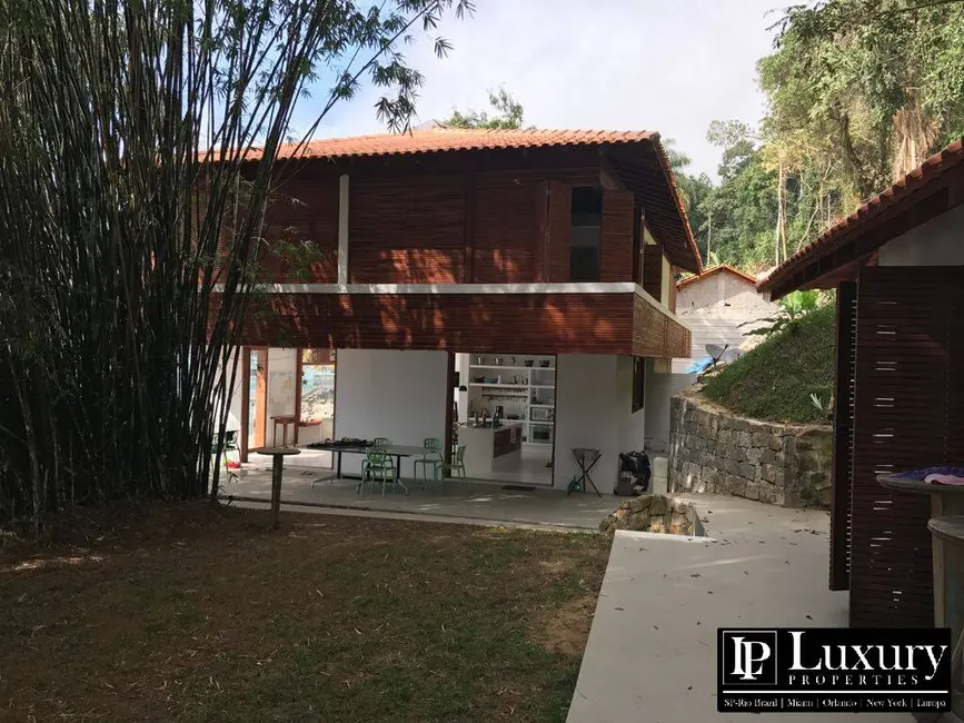Casa de Condomínio com 5 quartos à venda em Praia da Ribeira (Cunhambebe), Angra Dos Reis - RJ - imagem 3 Foto 3 de Casa de Condomínio com 5 quartos à venda em Praia da Ribeira (Cunhambebe), Angra Dos Reis - RJ