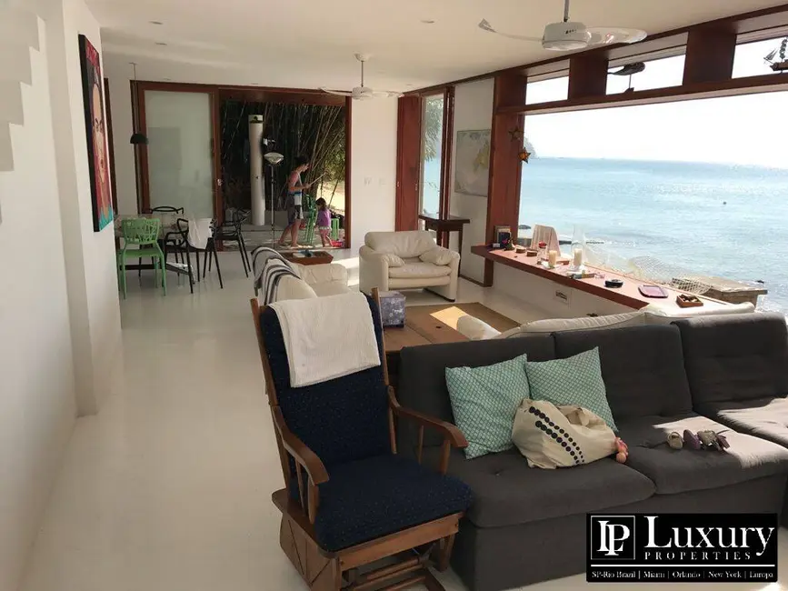 Casa de Condomínio com 5 quartos à venda em Praia da Ribeira (Cunhambebe), Angra Dos Reis - RJ - imagem 6 Foto 6 de Casa de Condomínio com 5 quartos à venda em Praia da Ribeira (Cunhambebe), Angra Dos Reis - RJ