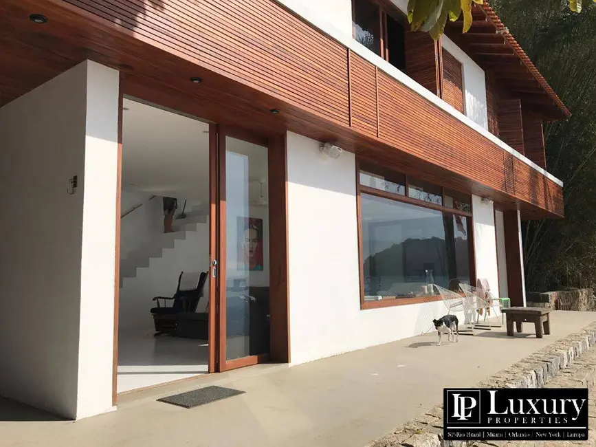 Casa de Condomínio com 5 quartos à venda em Praia da Ribeira (Cunhambebe), Angra Dos Reis - RJ - imagem 4 Foto 4 de Casa de Condomínio com 5 quartos à venda em Praia da Ribeira (Cunhambebe), Angra Dos Reis - RJ