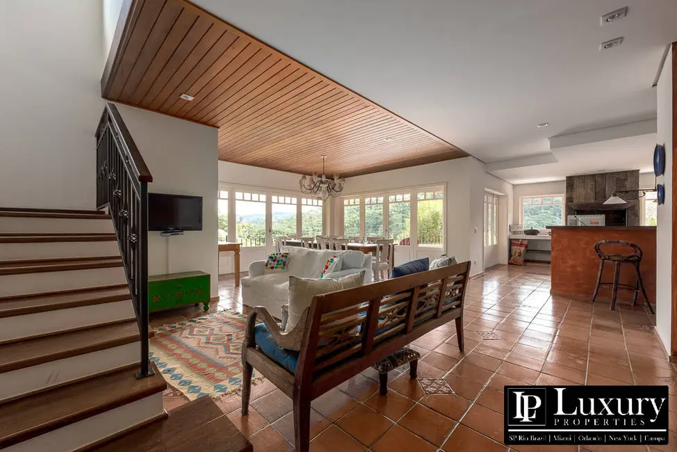 Casa de Condomínio com 5 quartos à venda em Campos Do Jordao - SP - imagem 8 Foto 8 de Casa de Condomínio com 5 quartos à venda em Campos Do Jordao - SP