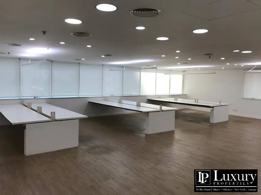 Sala Comercial à venda, 210m2 em Vila Olímpia, São Paulo - SP - imagem 4 Foto 4 de Sala Comercial à venda, 210m2 em Vila Olímpia, São Paulo - SP