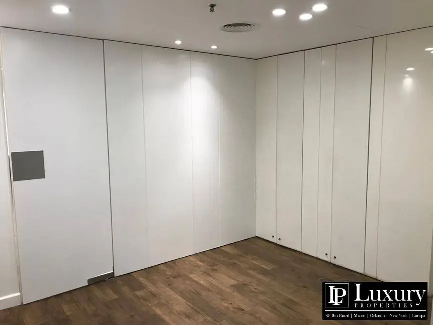 Sala Comercial à venda, 210m2 em Vila Olímpia, São Paulo - SP - imagem 7 Foto 7 de Sala Comercial à venda, 210m2 em Vila Olímpia, São Paulo - SP