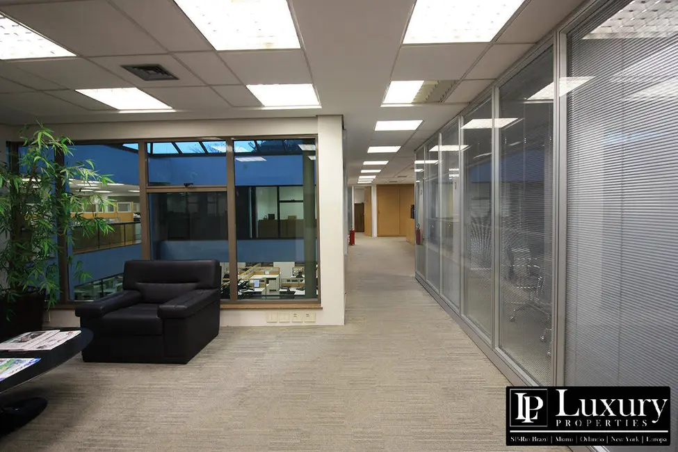 Foto 3 de Sala Comercial à venda e para alugar em Vila Hamburguesa, São Paulo - SP