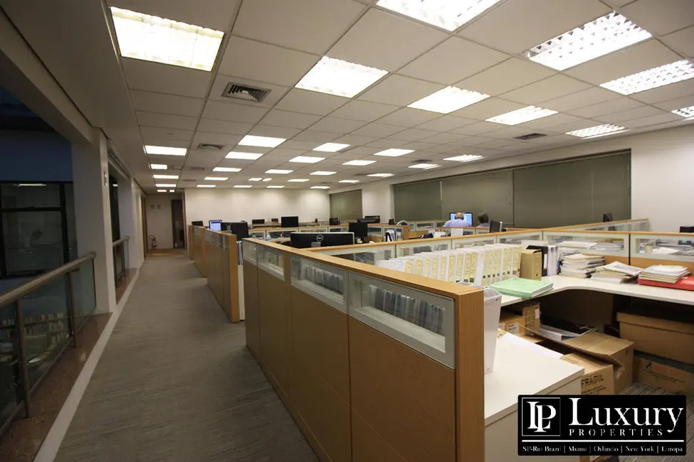 Foto 4 de Sala Comercial à venda e para alugar em Vila Hamburguesa, São Paulo - SP