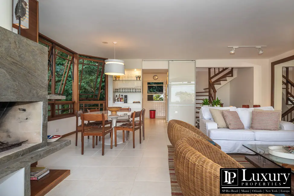 Foto 7 de Casa de Condomínio com 4 quartos à venda em Sao Sebastiao - SP