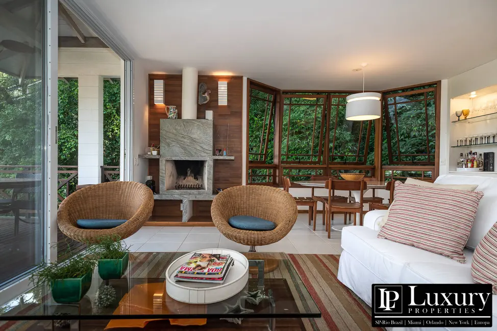 Foto 5 de Casa de Condomínio com 4 quartos à venda em Sao Sebastiao - SP