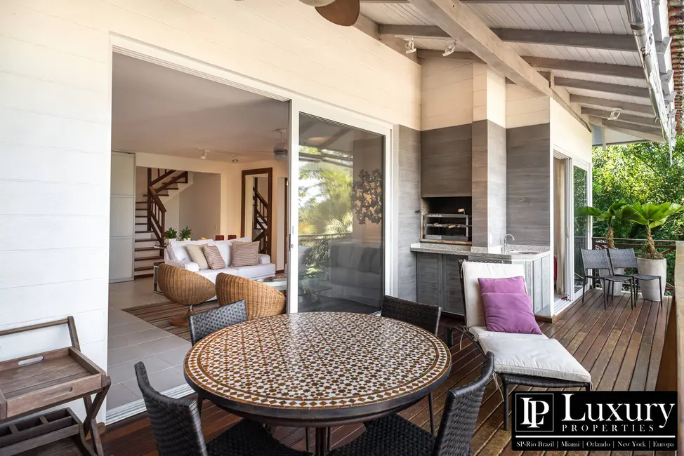 Foto 8 de Casa de Condomínio com 4 quartos à venda em Sao Sebastiao - SP