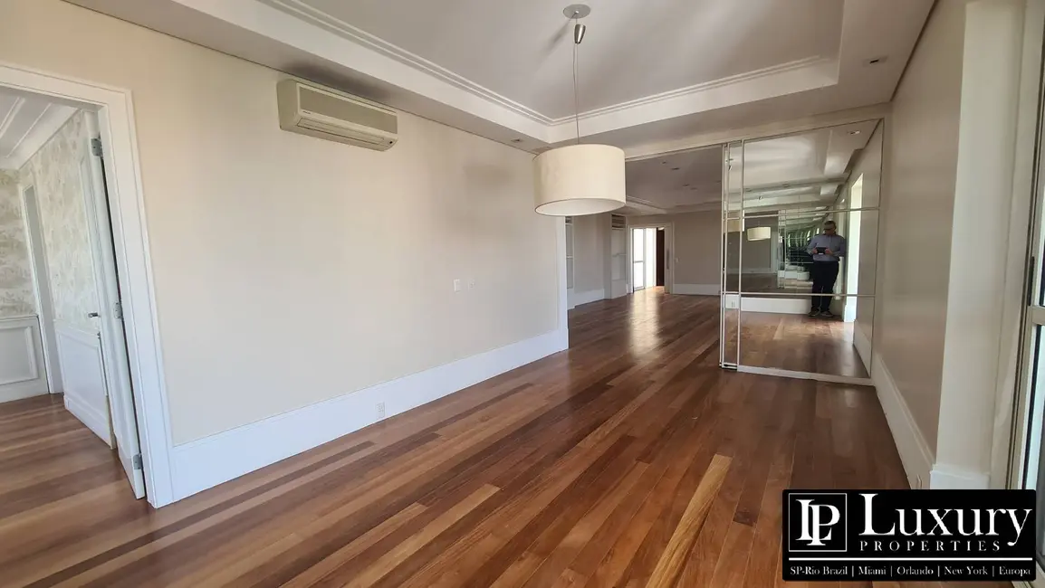 Cobertura com 4 quartos para alugar, 466m2 em Moema, São Paulo - SP - imagem 8 Foto 8 de Cobertura com 4 quartos para alugar, 466m2 em Moema, São Paulo - SP