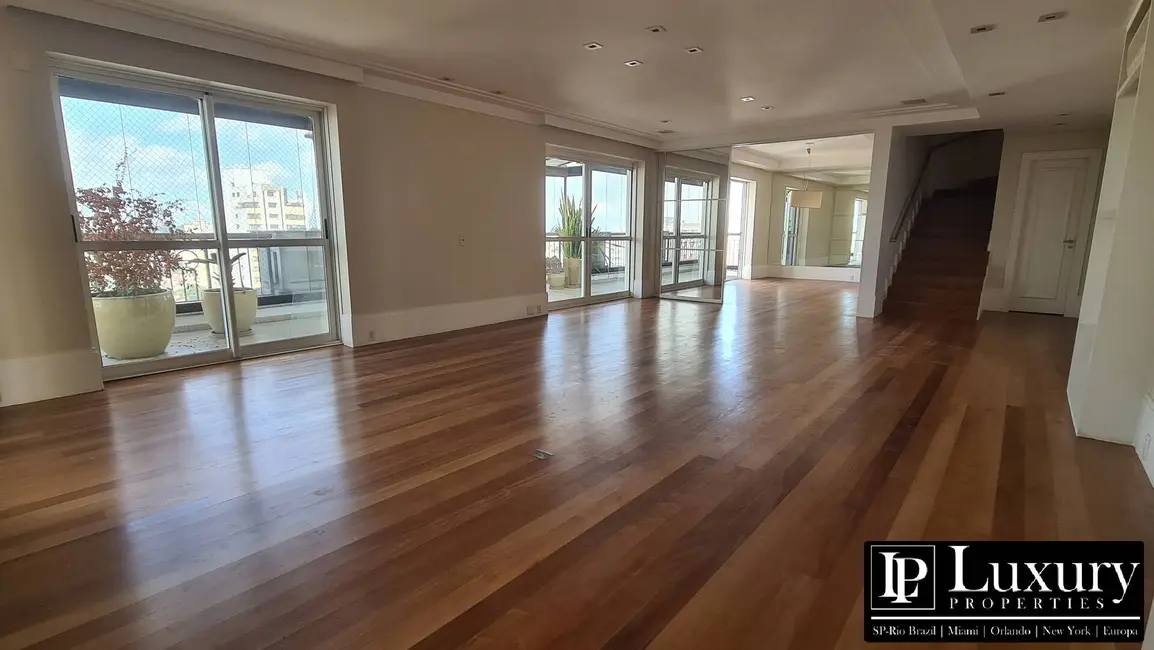 Cobertura com 4 quartos para alugar, 466m2 em Moema, São Paulo - SP - imagem 3 Foto 3 de Cobertura com 4 quartos para alugar, 466m2 em Moema, São Paulo - SP
