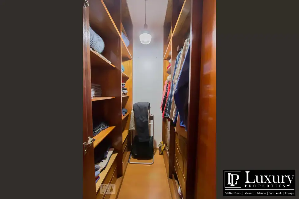 Apartamento com 4 quartos à venda, 244m2 em Vila Andrade, São Paulo - SP - imagem 9 Foto 9 de Apartamento com 4 quartos à venda, 244m2 em Vila Andrade, São Paulo - SP