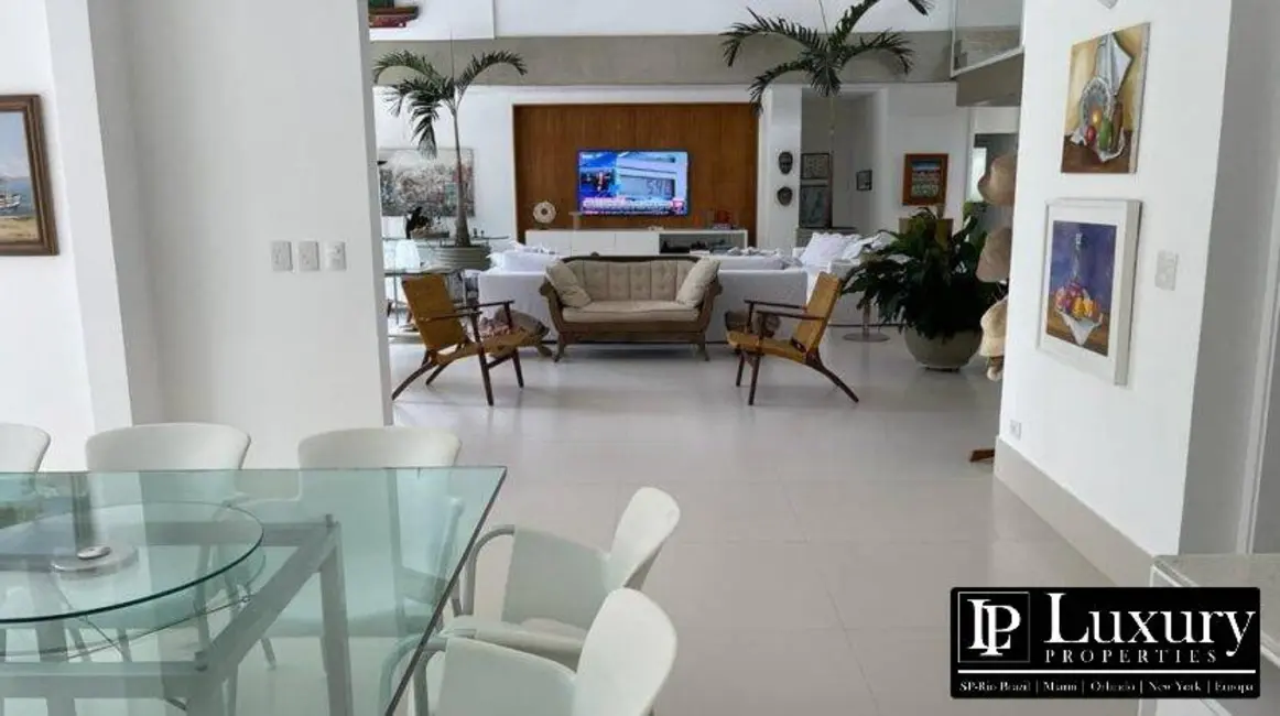 Casa de Condomínio com 5 quartos à venda em Guaruja - SP - imagem 2 Foto 2 de Casa de Condomínio com 5 quartos à venda em Guaruja - SP