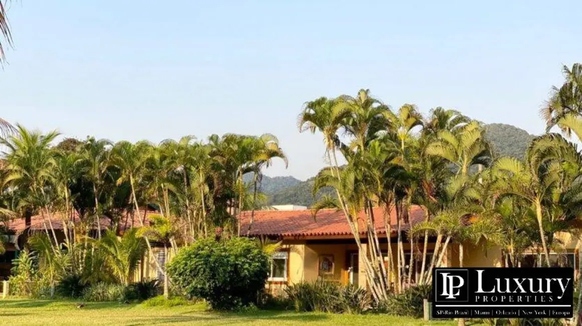 Foto 1 de Casa de Condomínio com 4 quartos à venda em Sao Sebastiao - SP