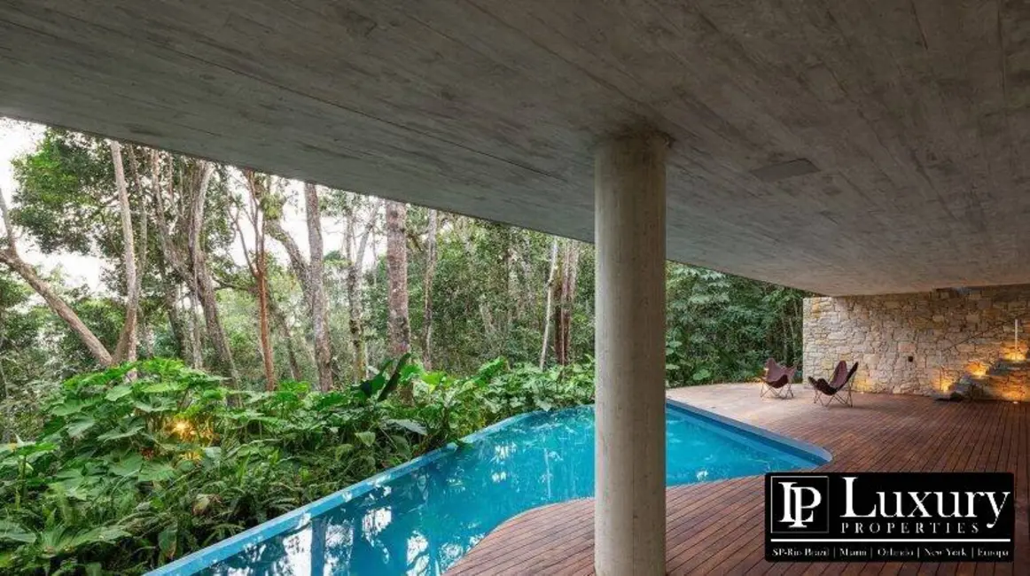 Foto 2 de Casa de Condomínio com 4 quartos à venda em Guaruja - SP