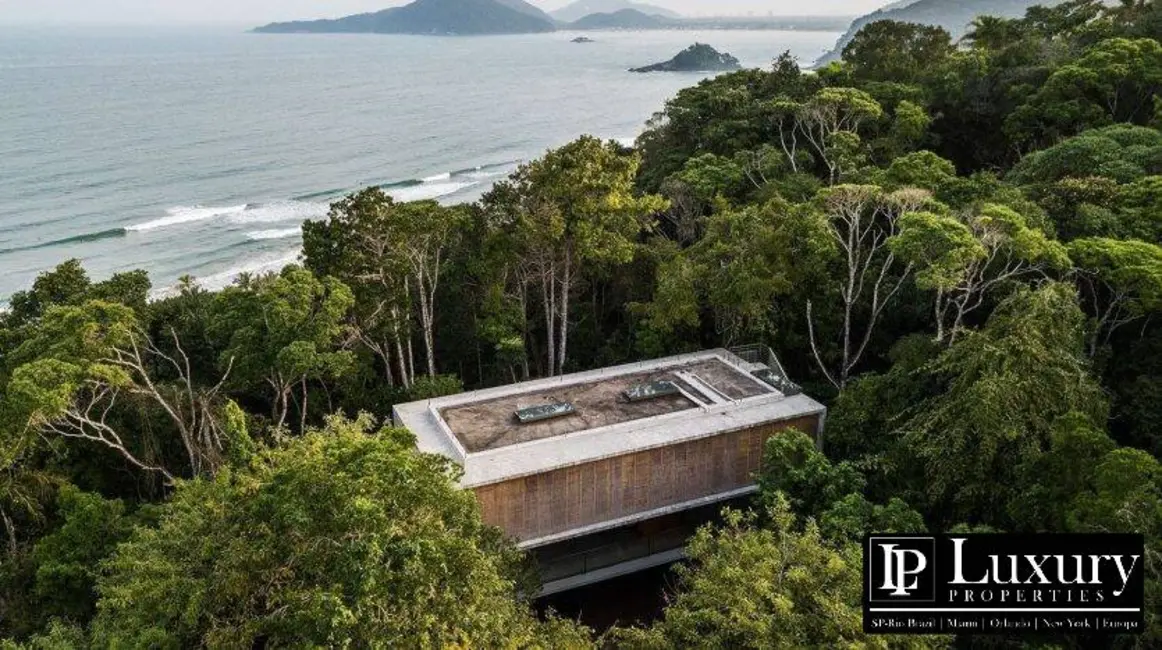 Foto 1 de Casa de Condomínio com 4 quartos à venda em Guaruja - SP