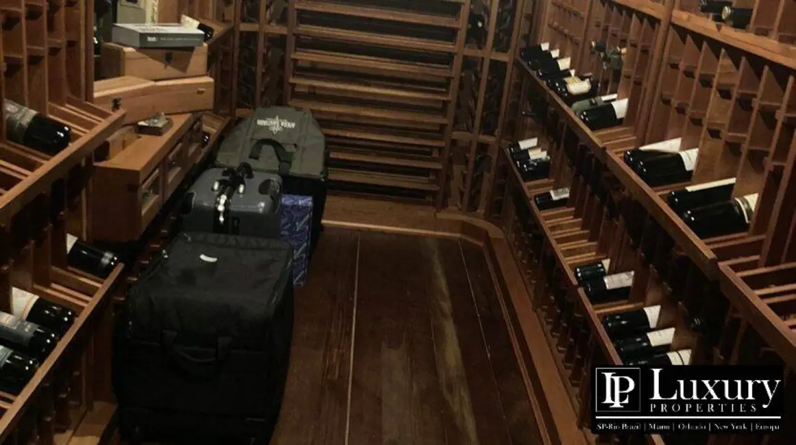 Casa com 5 quartos à venda em Jardim Guedala, São Paulo - SP - imagem 9 Foto 9 de Casa com 5 quartos à venda em Jardim Guedala, São Paulo - SP