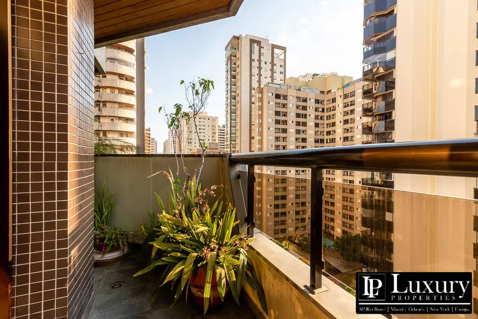 Foto 2 de Apartamento com 3 quartos à venda, 147m2 em Moema, São Paulo - SP