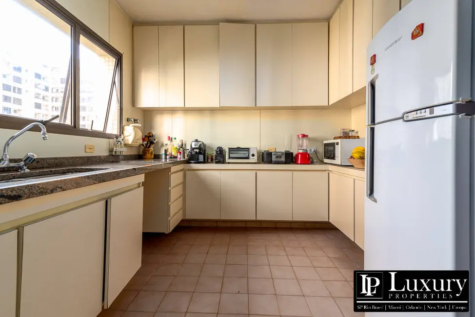 Foto 9 de Apartamento com 3 quartos à venda, 147m2 em Moema, São Paulo - SP