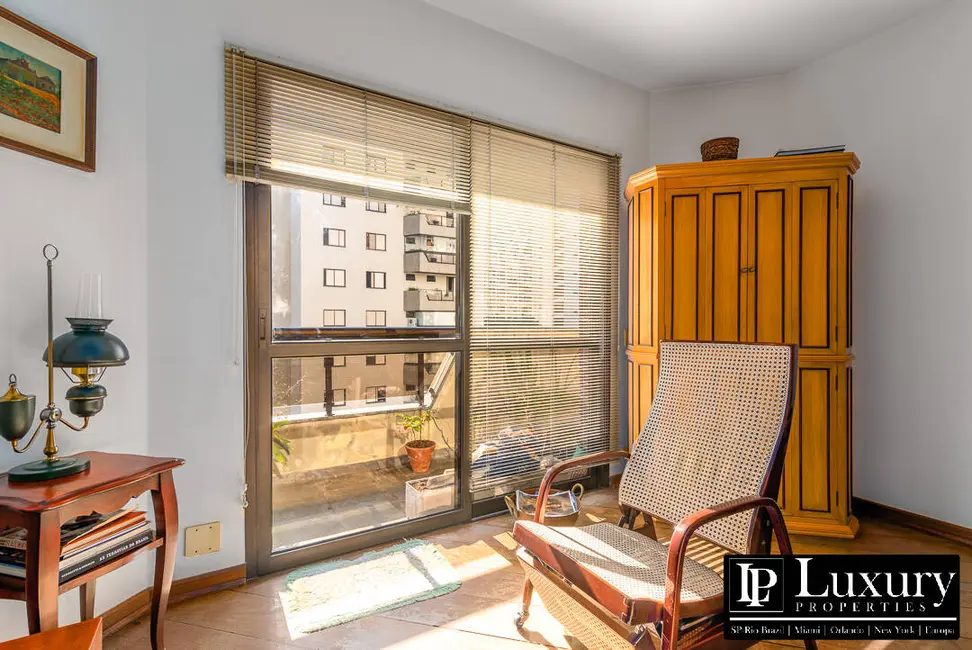 Foto 5 de Apartamento com 3 quartos à venda, 147m2 em Moema, São Paulo - SP