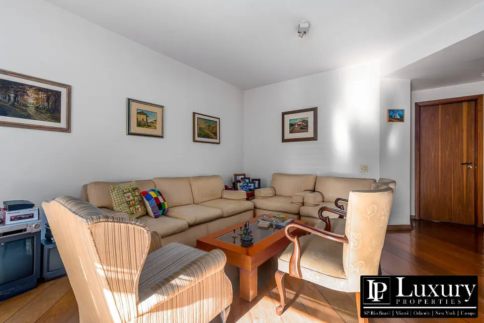 Foto 4 de Apartamento com 3 quartos à venda, 147m2 em Moema, São Paulo - SP