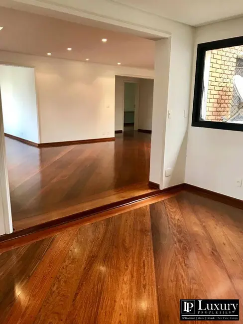 Foto 9 de Apartamento com 4 quartos à venda, 305m2 em São Paulo - SP