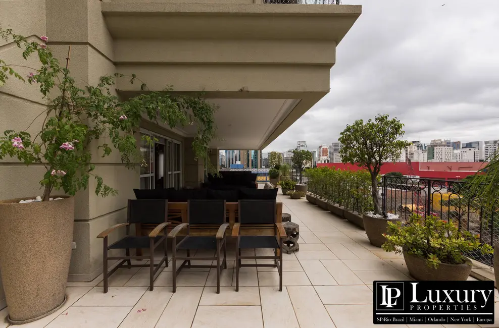 Foto 2 de Apartamento com 3 quartos à venda, 280m2 em Vila Nova Conceição, São Paulo - SP