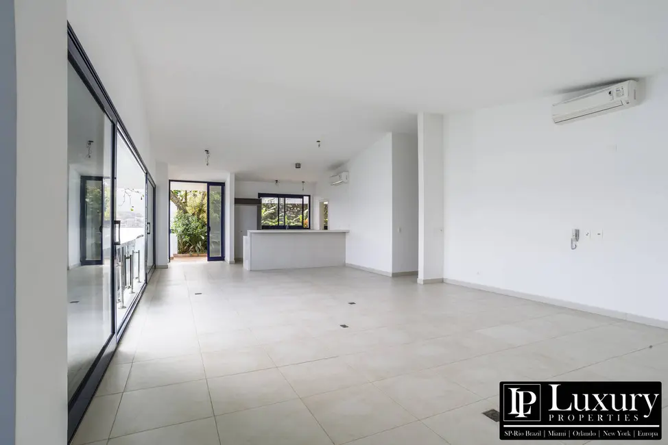 Foto 8 de Apartamento com 3 quartos à venda, 181m2 em Guaruja - SP