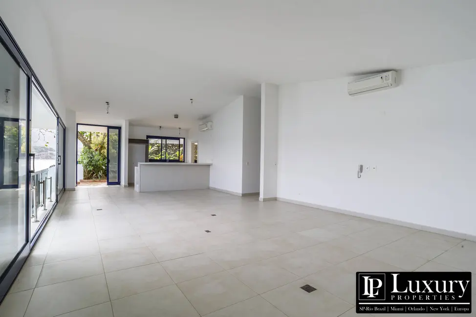 Foto 6 de Apartamento com 3 quartos à venda, 181m2 em Guaruja - SP