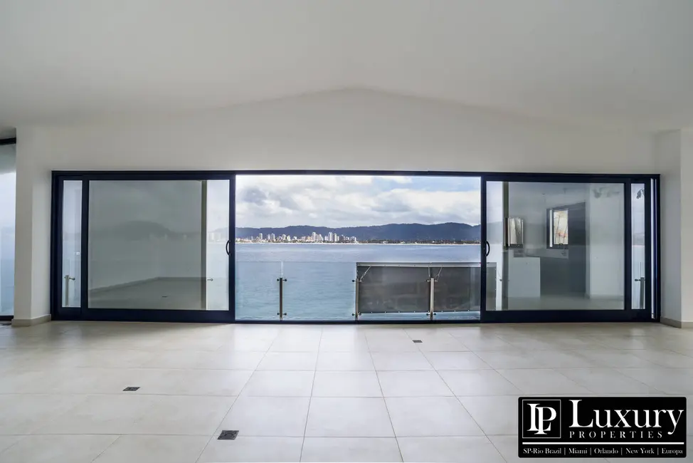 Foto 2 de Apartamento com 3 quartos à venda, 181m2 em Guaruja - SP