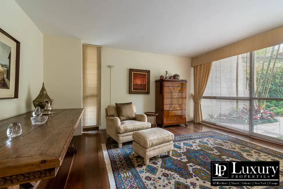 Foto 9 de Casa com 4 quartos à venda em Pacaembu, São Paulo - SP