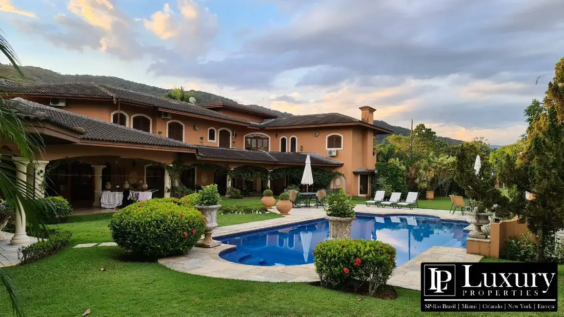 Casa de Condomínio com 6 quartos à venda em Jardim Acapulco, Guaruja - SP - imagem 1 Foto 1 de Casa de Condomínio com 6 quartos à venda em Jardim Acapulco, Guaruja - SP